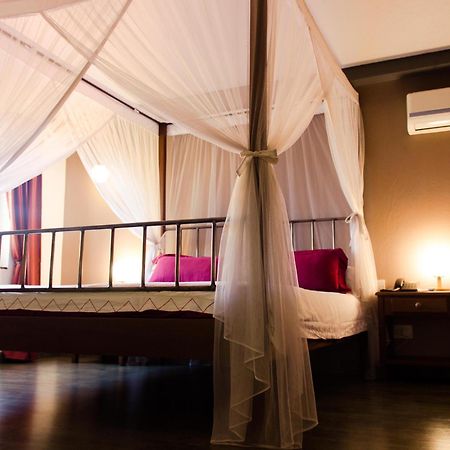 Hotel Bougainviller Kampala Bagian luar foto
