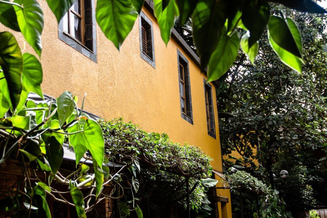 Hotel Bougainviller Kampala Bagian luar foto