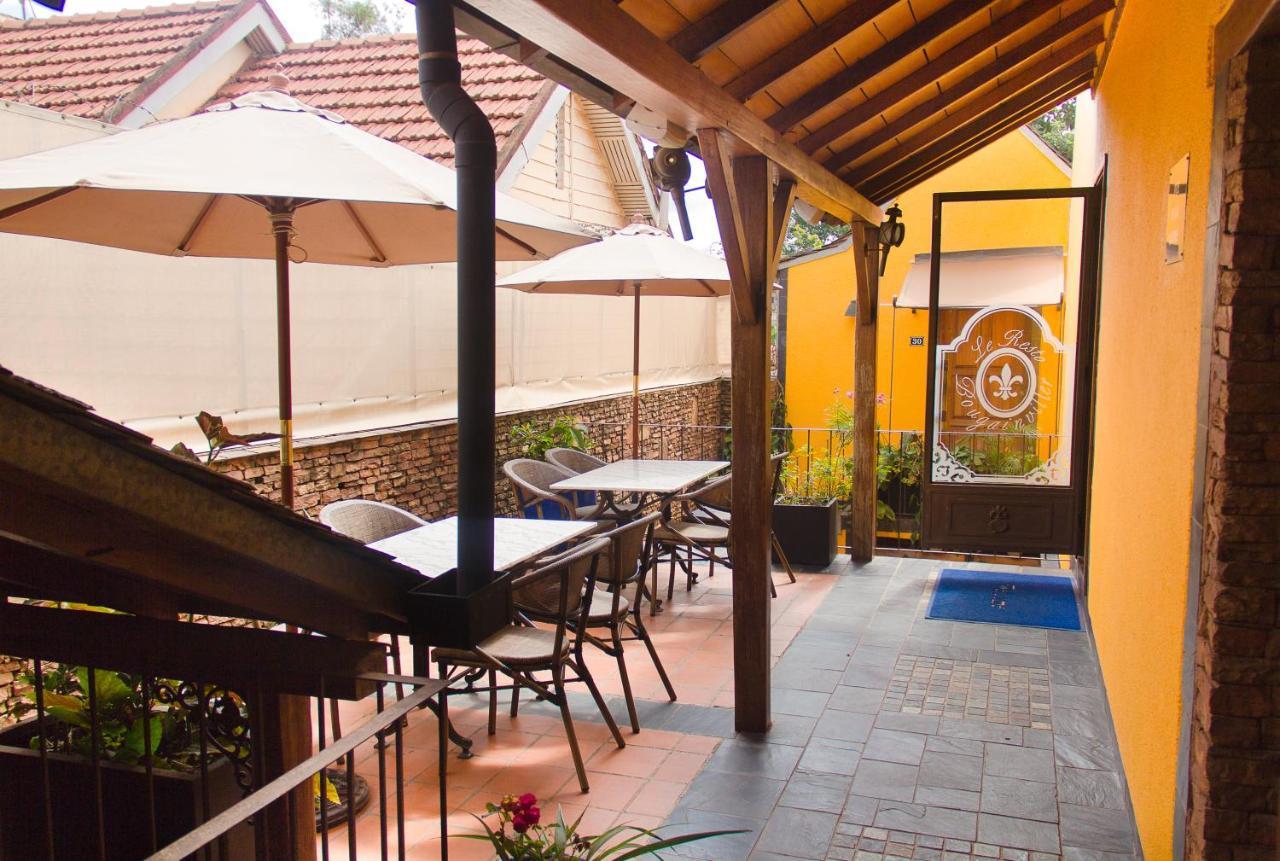 Hotel Bougainviller Kampala Bagian luar foto