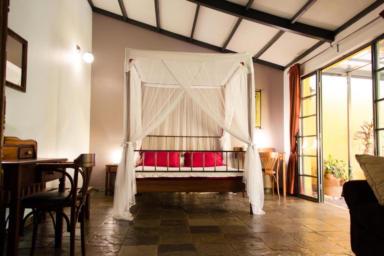 Hotel Bougainviller Kampala Bagian luar foto