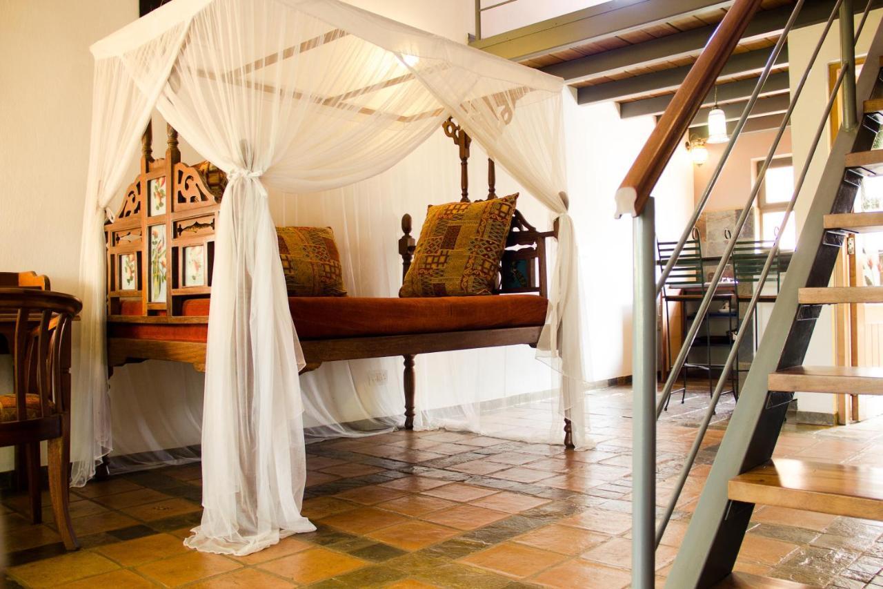 Hotel Bougainviller Kampala Bagian luar foto