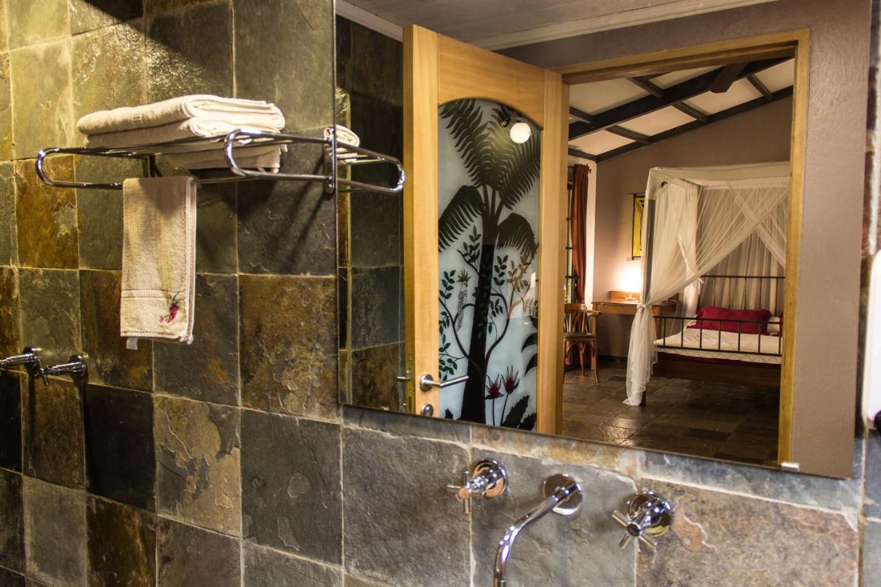 Hotel Bougainviller Kampala Bagian luar foto